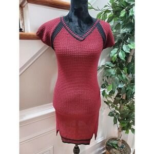 Made for me to look Amazing Women Acrylic V-Neck Cap Sleeve Knee Length Dress SM